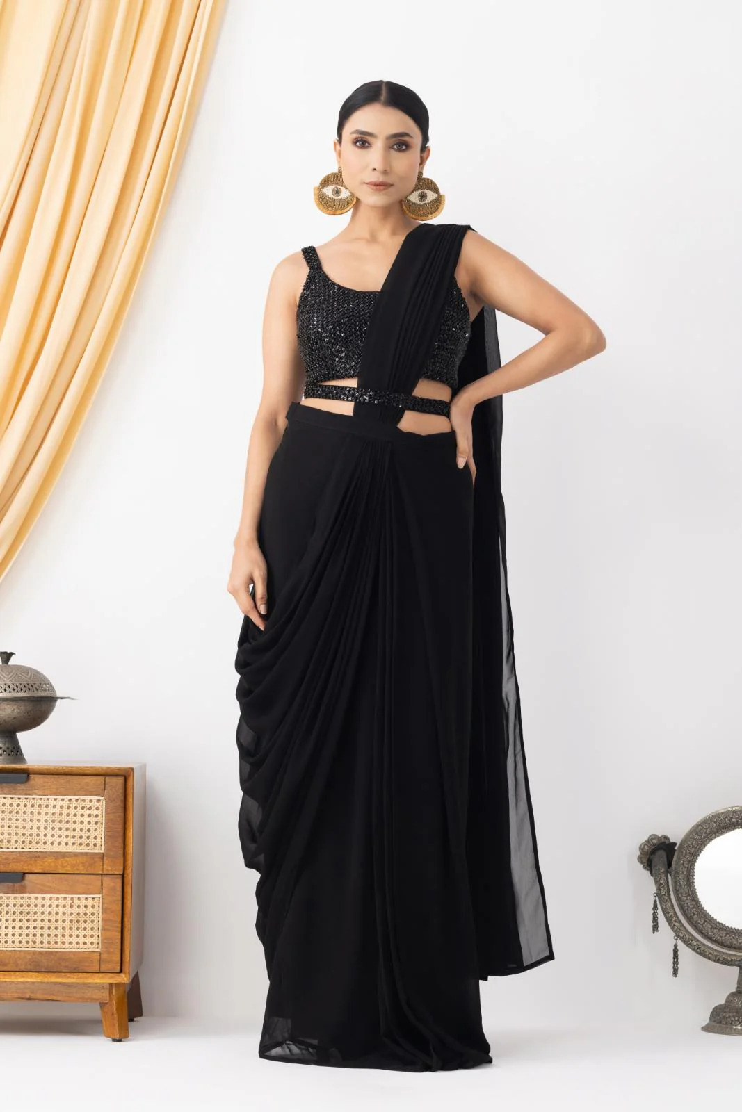 /storage/photos/1/Products/Indo Western Pre Drape Saree/indo western black (5).jpeg